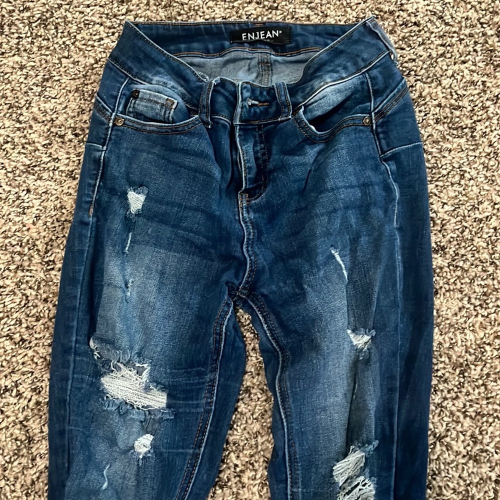 Teen size 1 Enjean Ripped Jeans 
🚨PLEASE SEE ALL PHOTOS NO RETURNS/EXCHANGES